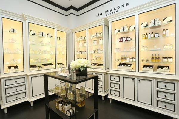 英國祖馬龍專賣點展柜SI設計02